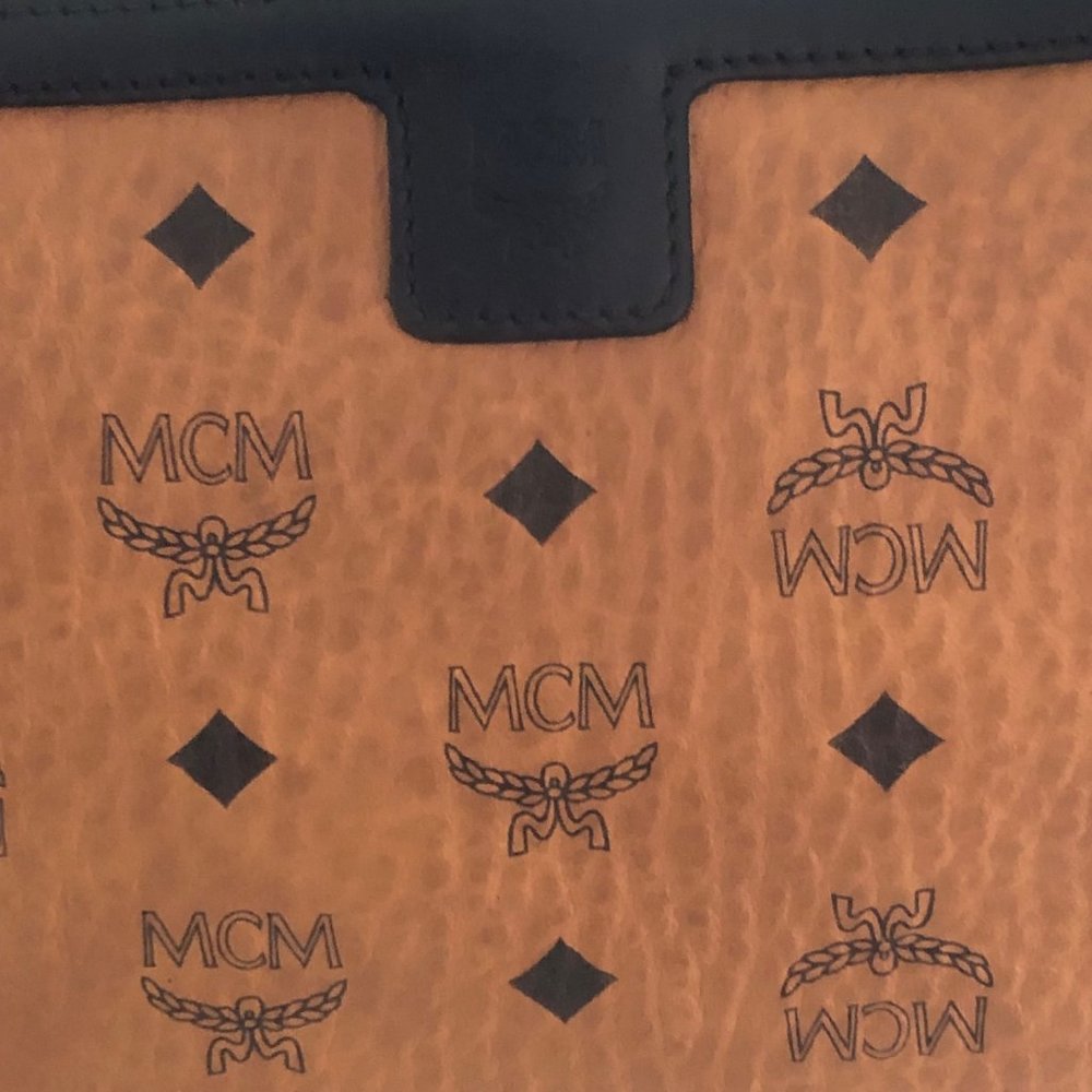 MCM Authentic Zip Pouch Viesto Wristlet In Cognac - Picture 3 of 13